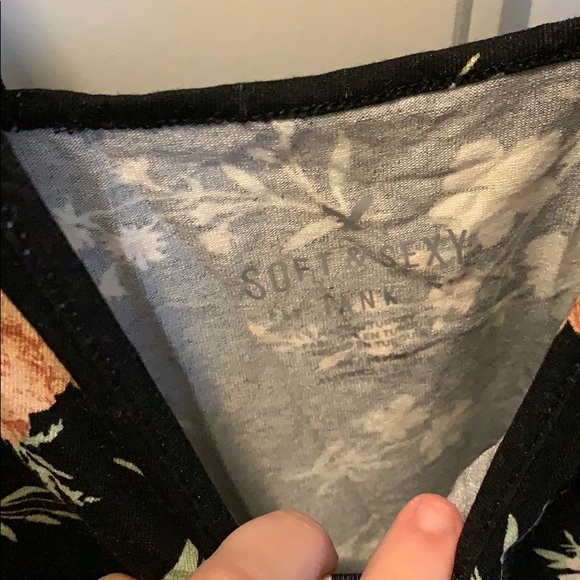 American Eagle women’s tank top - Picture 2 of 3